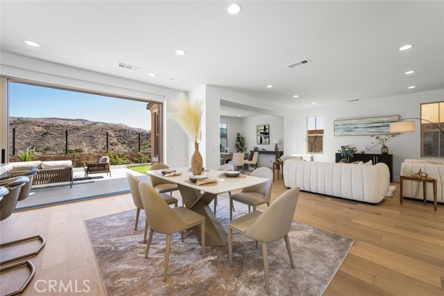 Detail Gallery Image 2 of 38 For 107 Somera, Irvine,  CA 92602 - 4 Beds | 3 Baths