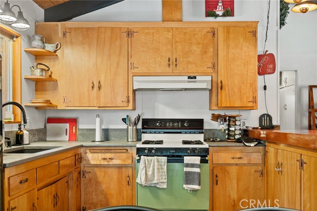 Detail Gallery Image 9 of 25 For 31153 All View Dr, Running Springs,  CA 92382 - 3 Beds | 2 Baths