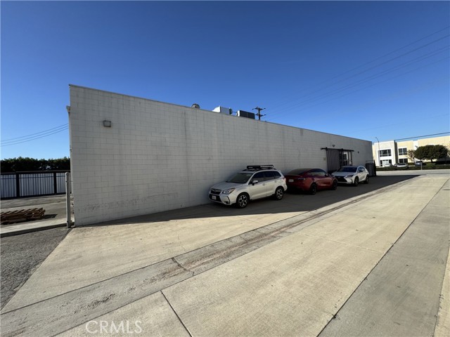 220 N Sunset Avenue, City Of Industry CA: https://media.crmls.org/medias/ad6f4bb1-2e4f-4642-b1a9-518e29f1e0bc.jpg
