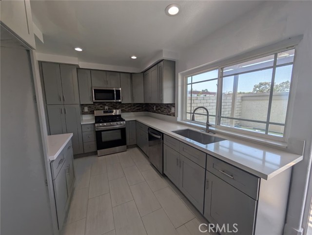 Detail Gallery Image 2 of 17 For 11263 Knott Ave, Cypress,  CA 90630 - 3 Beds | 2/1 Baths