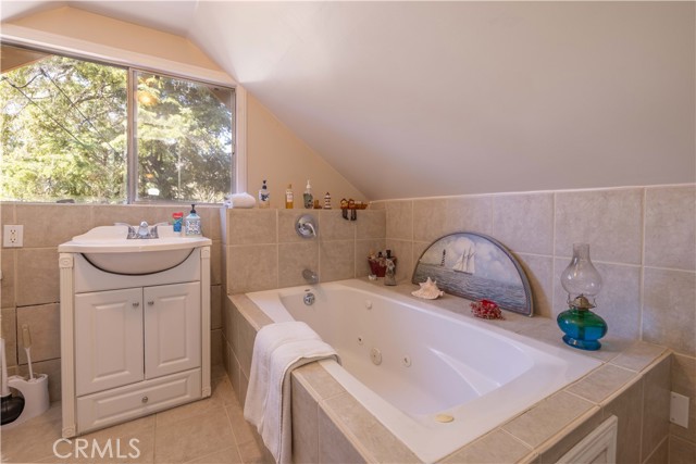 Detail Gallery Image 30 of 43 For 43418 Ridge Crest Dr, Big Bear Lake,  CA 92315 - 2 Beds | 2 Baths