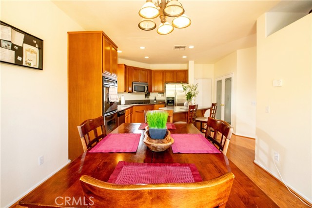 Detail Gallery Image 15 of 48 For 29458 Shannon Ct #89,  Canyon Country,  CA 91387 - 4 Beds | 2/1 Baths