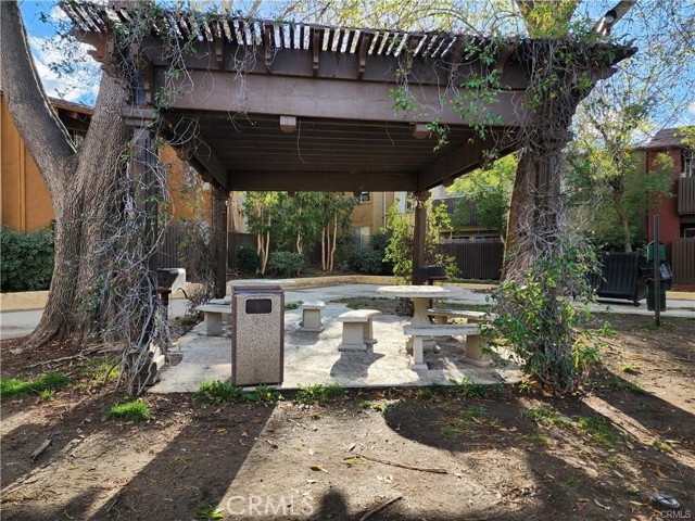 Detail Gallery Image 23 of 25 For 18350 Hatteras St #163,  Tarzana,  CA 91356 - 2 Beds | 1 Baths