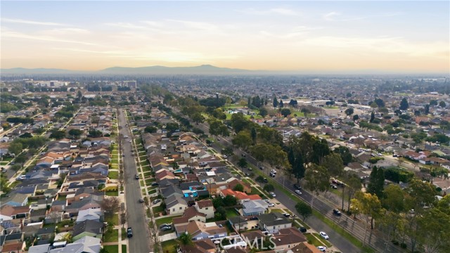 Image 37 of 39 For 2917 Del Amo