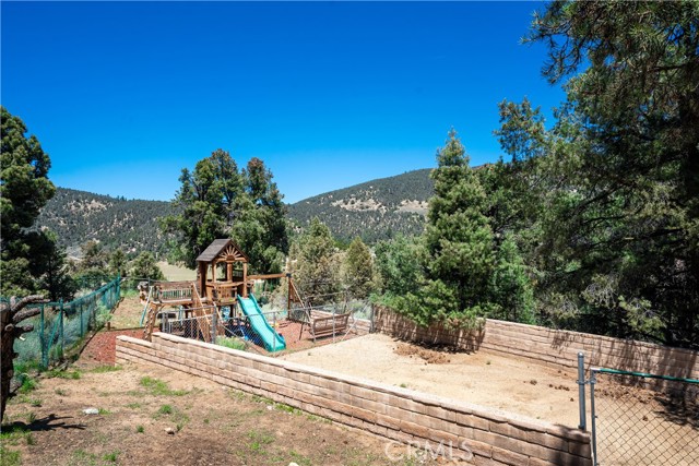 Detail Gallery Image 35 of 57 For 1132 Hut Ct, Frazier Park,  CA 93225 - 3 Beds | 3 Baths