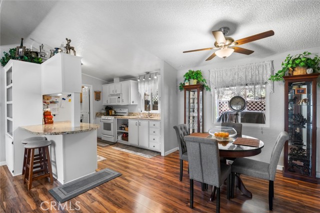 35109 Highway 79, Warner Springs CA: https://media.crmls.org/medias/ad720fc1-381b-4141-b08c-3f8084ecb482.jpg