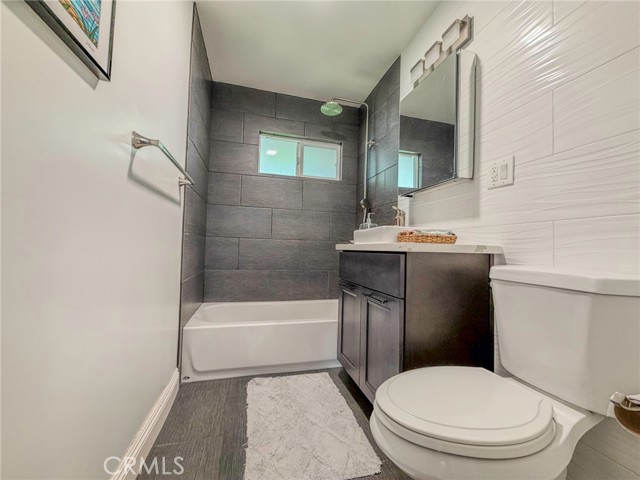 Detail Gallery Image 21 of 51 For 6841 E Bacarro, Long Beach,  CA 90815 - 4 Beds | 3 Baths