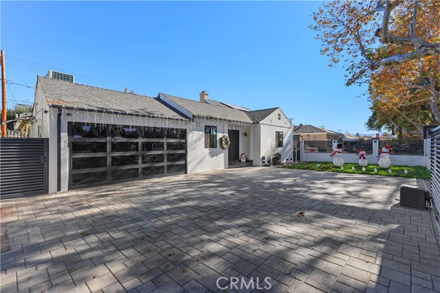 Image 3 of 40 For 2240 Parish  