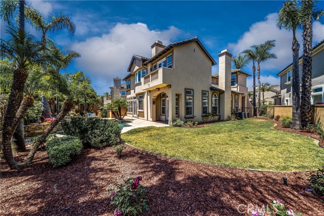 5712 Ocean Vista Drive, Huntington Beach CA: https://media.crmls.org/medias/ad73ee31-71d4-4f7c-b280-1e174d2c77df.jpg