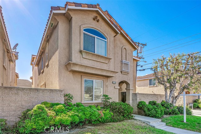 Detail Gallery Image 2 of 24 For 11195 Reagan St, Los Alamitos,  CA 90720 - 3 Beds | 2/1 Baths