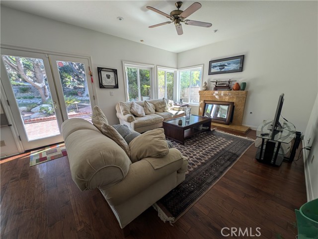 2822 Jason Court, Thousand Oaks CA: https://media.crmls.org/medias/ad74338c-5857-40a8-8d5a-980f9b106882.jpg
