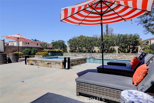 1833 8th Street, Manhattan Beach CA: https://media.crmls.org/medias/ad749a32-758d-42a0-9c0a-d5c228d9419a.jpg