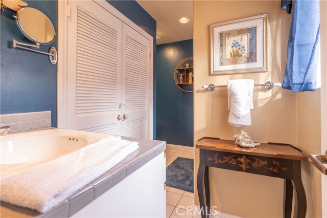 Detail Gallery Image 21 of 38 For 449 Mountainaire Ln, Big Bear Lake,  CA 92315 - 2 Beds | 2 Baths