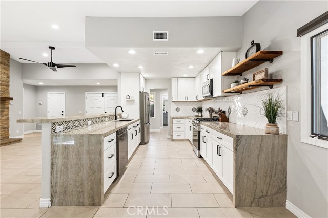 Detail Gallery Image 22 of 66 For 38260 Oaktree, Murrieta,  CA 92562 - 2 Beds | 2/1 Baths