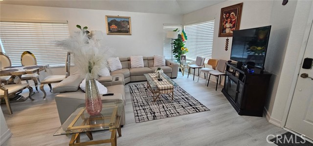 6773 Condor Drive, Jurupa Valley CA: https://media.crmls.org/medias/ad768a9b-42e7-4bc1-84bb-9b062c5f83dd.jpg