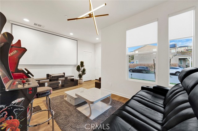 Detail Gallery Image 17 of 49 For 28427 Ascent, Saugus,  CA 91350 - 3 Beds | 3 Baths