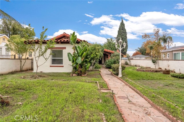 Detail Gallery Image 5 of 35 For 815 W Yosemite, Madera,  CA 93637 - 2 Beds | 1 Baths