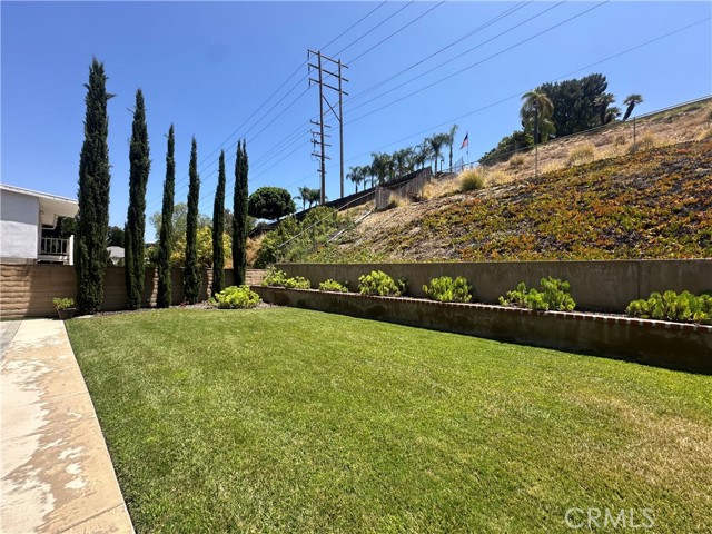 Detail Gallery Image 3 of 24 For 5982 Amberdale Dr, Yorba Linda,  CA 92886 - 3 Beds | 2 Baths
