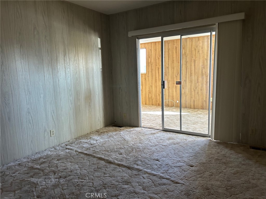 https://media.crmls.org/medias/ad78de01-ae08-49f9-a5e8-79bbd27cb938.jpg?preset=X-Large