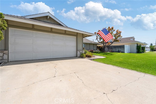 Detail Gallery Image 3 of 55 For 557 S Gardner Dr, Orange,  CA 92866 - 3 Beds | 2 Baths