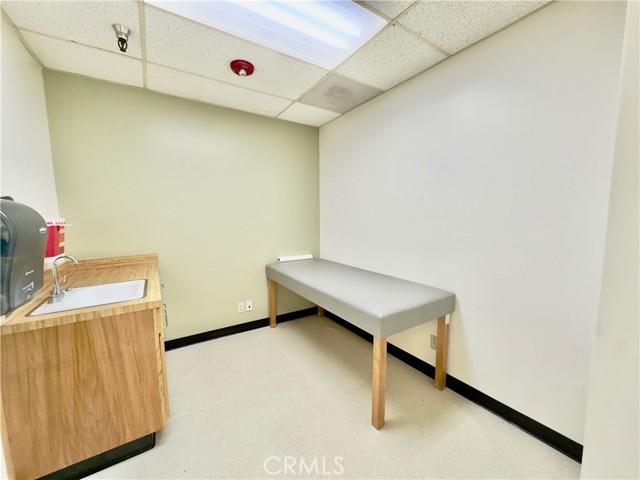 887 E 2nd Street, Pomona, California 91766, ,Commercial Lease,For Rent,887 E 2nd Street,CRIV25069785