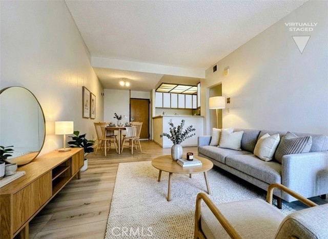 Detail Gallery Image 3 of 25 For 4200 via Arbolada #104,  Los Angeles,  CA 90042 - 1 Beds | 1 Baths