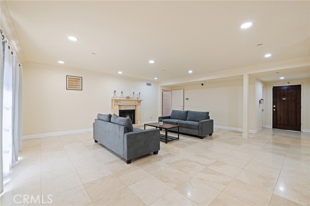 8419 Yolanda Avenue, Northridge CA: https://media.crmls.org/medias/ad7bf451-e2f2-4371-8e95-fb0be533d62a.jpg