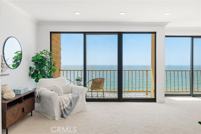 727 Esplanade, Redondo Beach, California 90277, 2 Bedrooms Bedrooms, 0 ,2 BathroomsBathrooms,Residential,For Sale,Esplanade,0,SB26097055