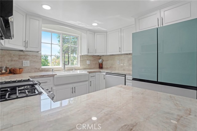 Detail Gallery Image 3 of 37 For 308 S Cabrillo Ave #3,  San Pedro,  CA 90731 - 2 Beds | 2 Baths