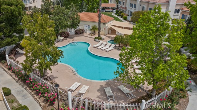 Detail Gallery Image 32 of 38 For 18114 Erik Ct #5131,  Canyon Country,  CA 91387 - 3 Beds | 2 Baths