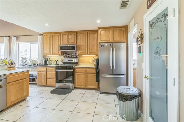 Detail Gallery Image 14 of 30 For 15248 Wildflower Ln, Helendale,  CA 92342 - 3 Beds | 2 Baths