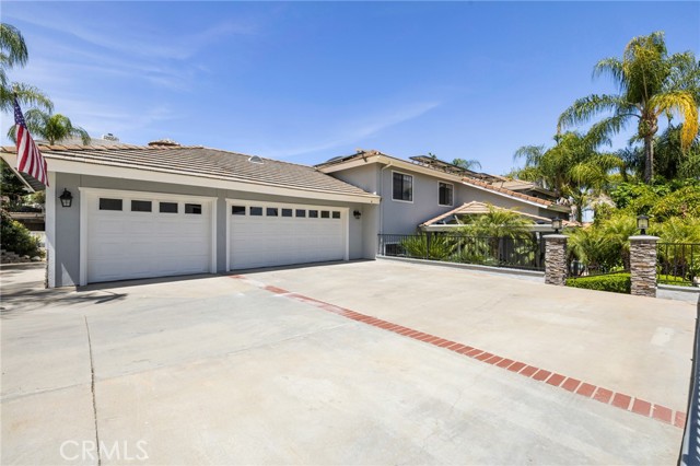31502 Emperor Drive, Canyon Lake CA: https://media.crmls.org/medias/ad7e4096-fbb9-4d7a-a248-b757ff79e3c1.jpg
