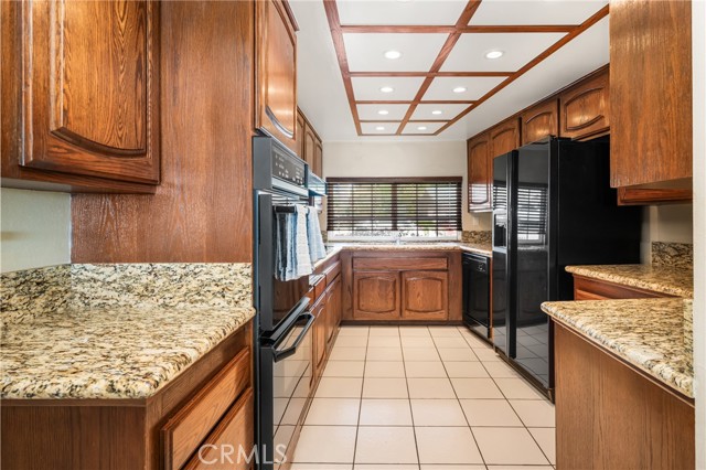 Detail Gallery Image 35 of 75 For 6040 Pat Ave, Woodland Hills,  CA 91367 - 5 Beds | 4/2 Baths