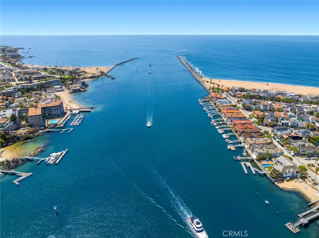 https://media.crmls.org/medias/ad8020b8-8978-46ce-a21b-6c5c24e04892.jpg?preset=X-Large