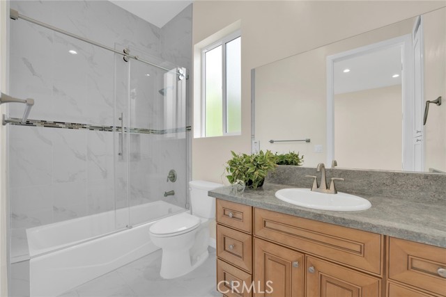 320 A S. Lincoln Avenue, Monterey Park CA: https://media.crmls.org/medias/ad8061cc-23c7-4852-acda-a16911fdc71b.jpg