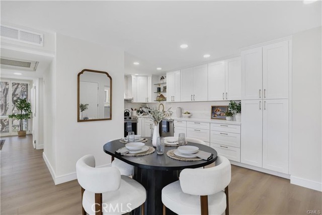 970 Palm, 200 photo 16
