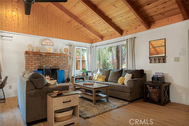 Detail Gallery Image 11 of 33 For 42744 La Placida, Big Bear Lake,  CA 92315 - 2 Beds | 1 Baths