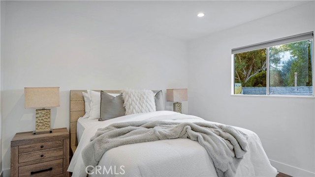 Detail Gallery Image 23 of 43 For 20923 De La Guerra St, Woodland Hills,  CA 91364 - 3 Beds | 2/1 Baths