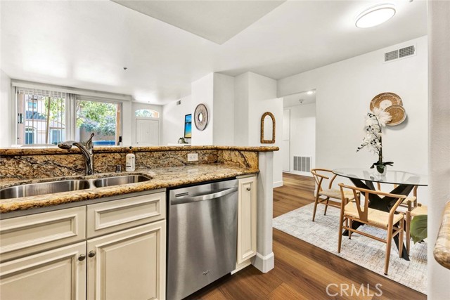 Detail Gallery Image 14 of 56 For 1203 Solvay Aisle, Irvine,  CA 92606 - 2 Beds | 2 Baths