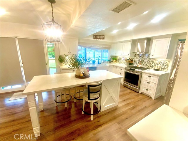 2416 Hialeah Circle, Norco CA: https://media.crmls.org/medias/ad82fd85-6239-4587-85ba-9903fcea5422.jpg