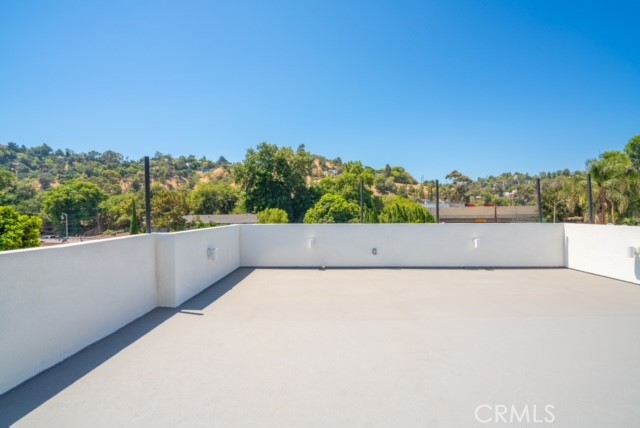 2672 Newell Street, Los Angeles CA: https://media.crmls.org/medias/ad830c61-44a7-4a64-bb2e-4cfad379765a.jpg