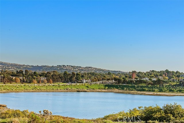Detail Gallery Image 2 of 46 For 24 Cormorant, Newport Beach,  CA 92660 - 2 Beds | 2 Baths