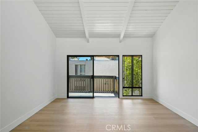 8601 International Avenue, Canoga Park CA: https://media.crmls.org/medias/ad84508e-0f1a-43b0-bb18-85388921798a.jpg
