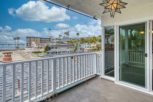 Detail Gallery Image 7 of 20 For 2712 Shell St, Corona Del Mar,  CA 92625 - 3 Beds | 3 Baths