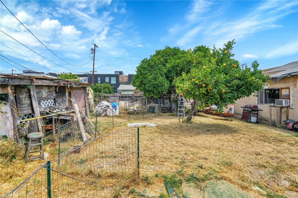https://media.crmls.org/medias/ad852d85-1c4b-475f-8ad1-113c40f9b7e4.jpg?preset=X-Large