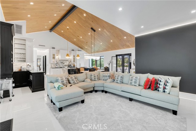 Detail Gallery Image 6 of 42 For 9509 Downey Ave, Downey,  CA 90240 - 5 Beds | 3 Baths