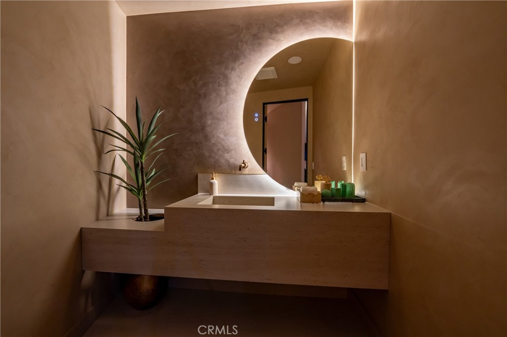 https://media.crmls.org/medias/ad857d4b-6a81-4c6d-a3b8-276e74f3cd51.jpg?preset=X-Large