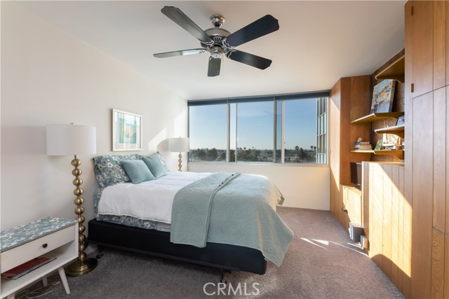 2999 E Ocean Blvd, Long Beach CA: https://media.crmls.org/medias/ad85c1a0-c738-4439-807f-ca2dfac05573.jpg