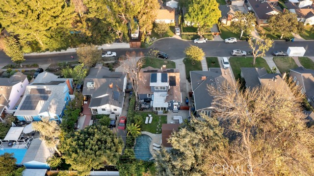 Detail Gallery Image 4 of 52 For 5727 Colbath, Valley Glen,  CA 91401 - 3 Beds | 3 Baths