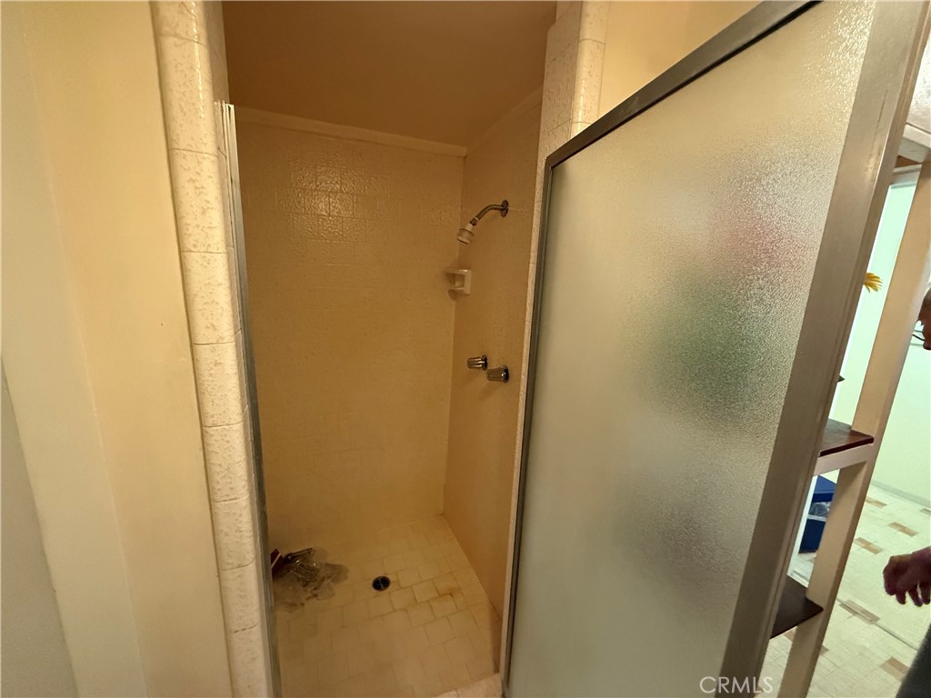 https://media.crmls.org/medias/ad864628-7cc6-497a-8cf2-df9d98ecd52b.jpg?preset=X-Large